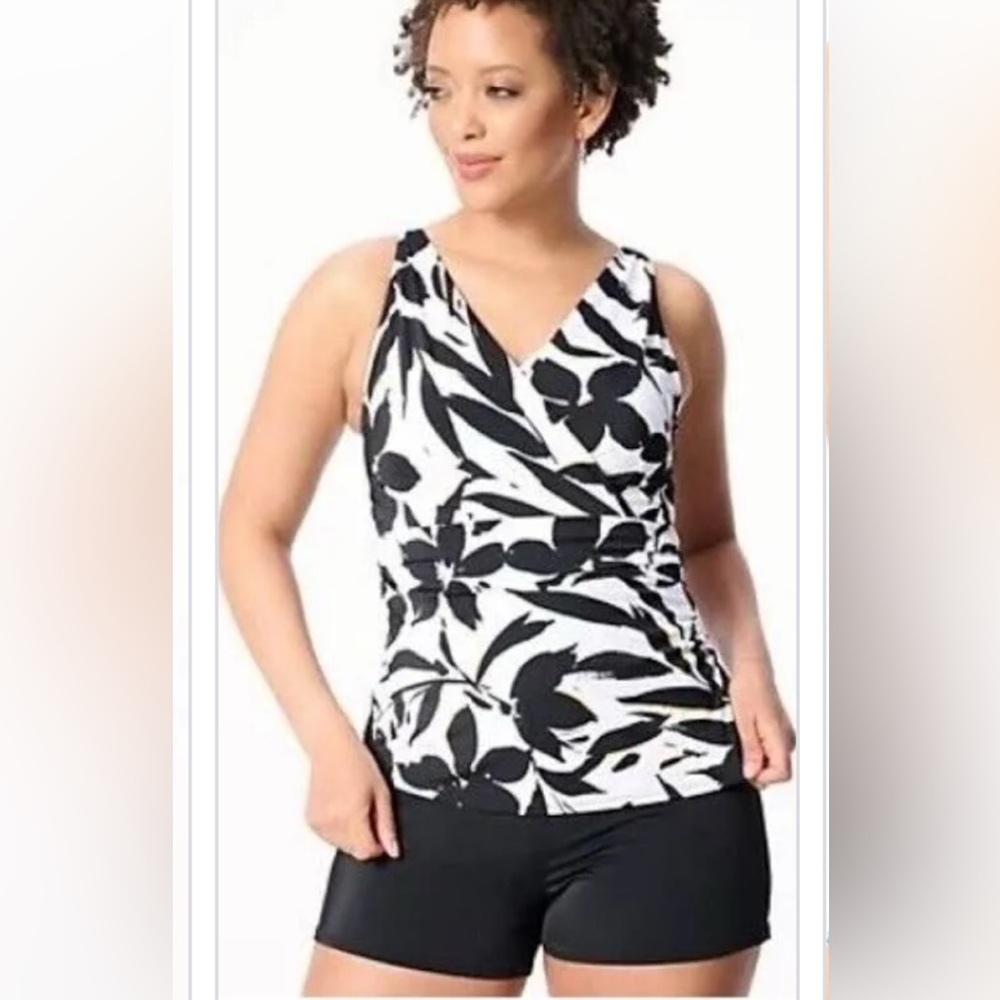 Denim & Co. Beach V-Neck Printed Tankini with Shorts Black Floral, sz 14